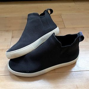 Black Chelsea slip-on Rothys (machine washable)